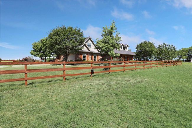2245 Block Rd, House other with 3 bedrooms, 2 bathrooms and null parking in Gunter TX | Image 9
