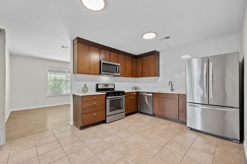 8600 Hathaway Dr, Austin, TX, 78757-7042 | Card Image