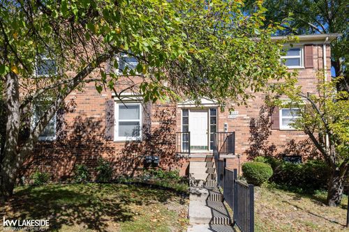 6322 Pepper Hill St, West Bloomfield, MI, 48322-2303 | Card Image