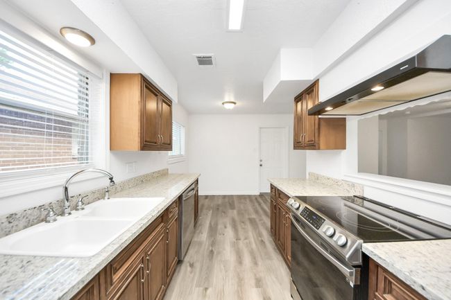 Kitchen view | Image 13