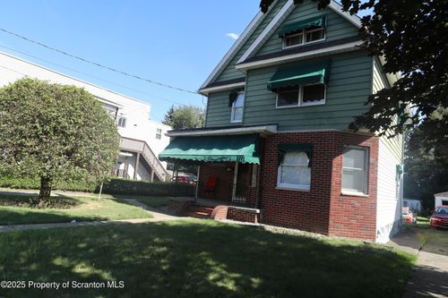 l11-240 Josephine St, Peckville, PA, 18452-2001 | Card Image