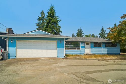 17720 Se 261st St, Covington, WA, 98042-8330 | Card Image