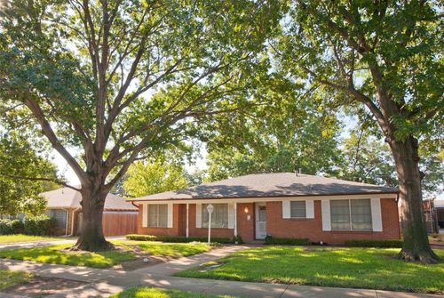 906 Sam Hill St, Irving, TX, 75062-3622 | Card Image