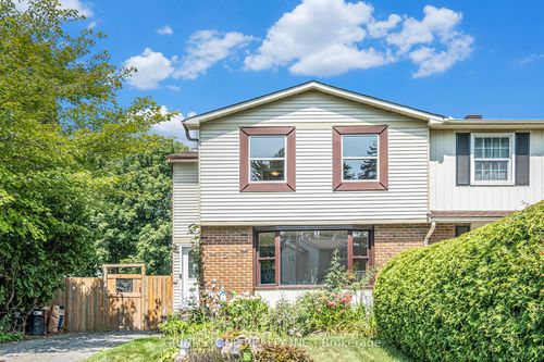 3 Winchester Dr, Kanata, ON, K2L2C8 | Card Image