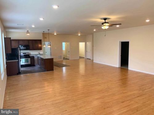 100 W Merchant St, AUDUBON, NJ, 08106-1425 | Card Image