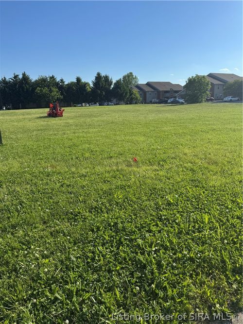 558 Ivy Tech Dr, Madison, IN, 47250-1883 | Card Image