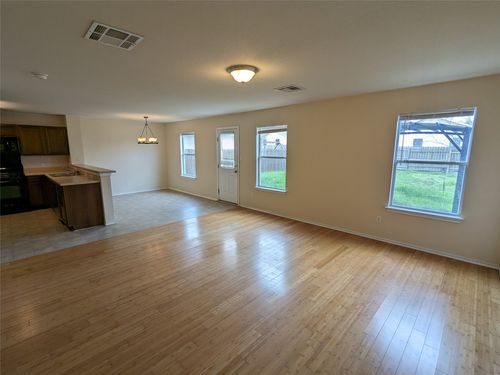 220 Quarter Ave, Buda, TX, 78610-5069 | Card Image