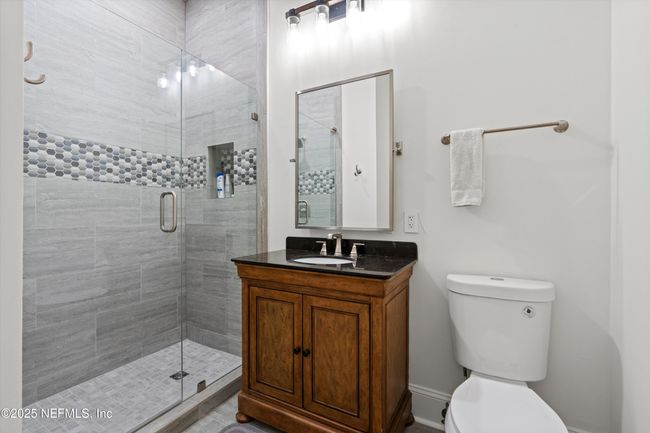 Bathroom 4 | Image 61