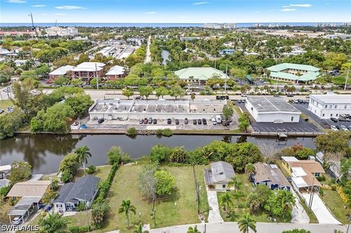 531 13th St N, NAPLES, FL, 34102-3427 | Card Image