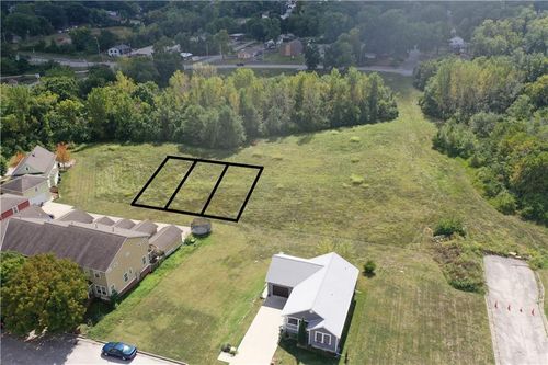 9528 E 58th St, Kansas City, MO, 64133 | Card Image