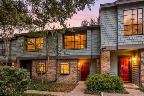 86-7122 Wood Hollow Dr, Austin, TX, 78731-2547 | Card Image