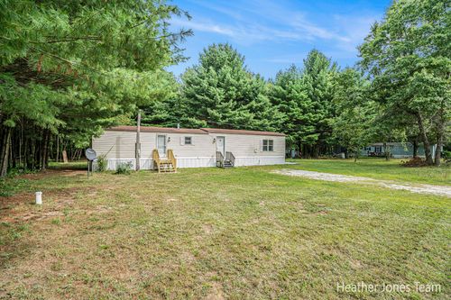 1066 Fisk Dr, Morley, MI, 49336-9031 | Card Image