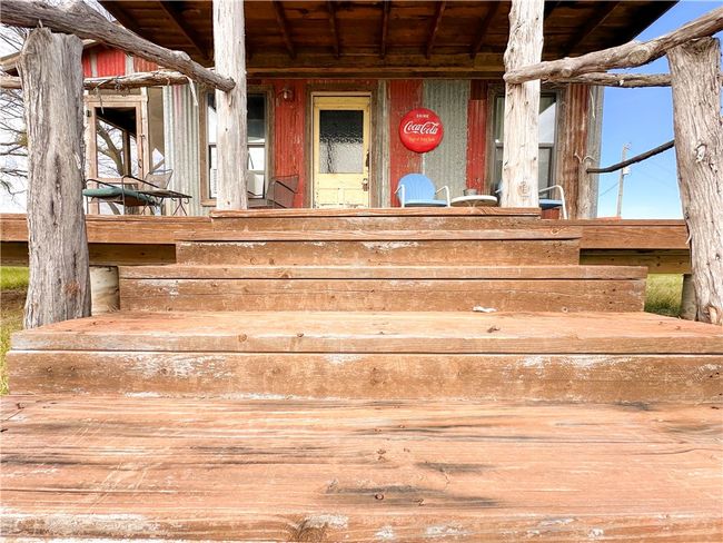 Porch | Image 17