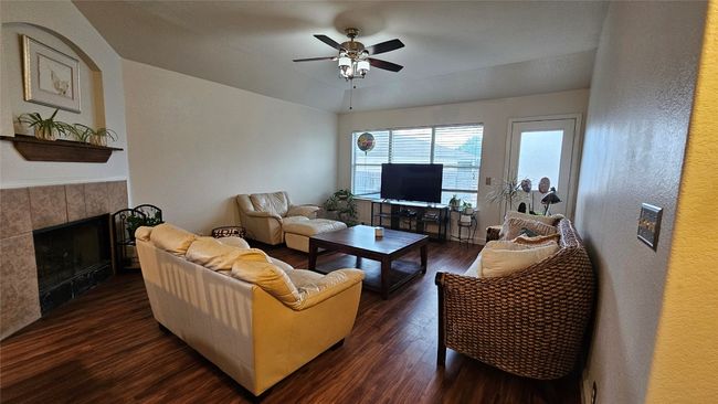 113 Coreopsis Cv, House other with 3 bedrooms, 2 bathrooms and 4 parking in Kyle TX | Image 4