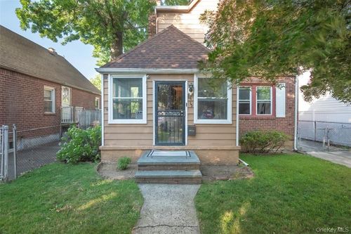84-15 253rd St, Bellerose, NY, 11426-2122 | Card Image