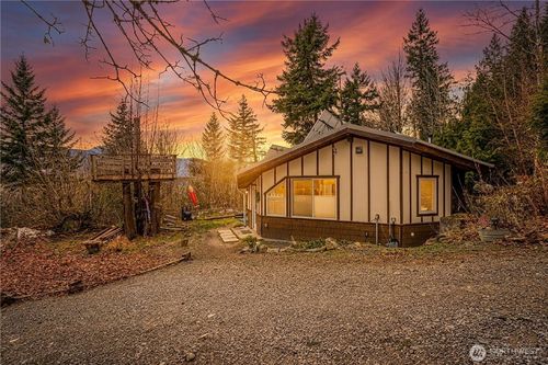 5450 Reese Hill Rd, Sumas, WA, 98295-8605 | Card Image