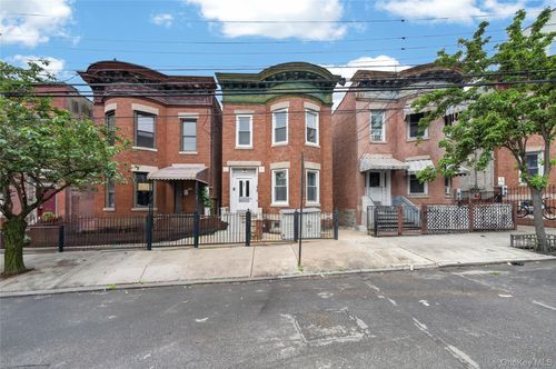 2-647 Manida St, Bronx, NY, 10474-6548 | Card Image