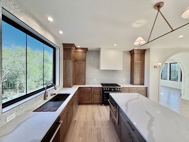 552 S Stocks Rd, House other with 4 bedrooms, 4 bathrooms and null parking in Summit WI | Image 8