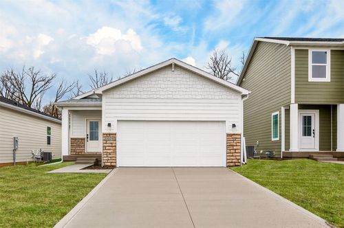 1028 Nw Macarthur Ln, Waukee, IA, 50263-4507 | Card Image