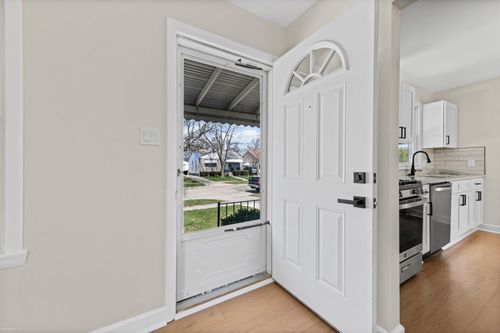 1474 E Milton Ave, Hazel Park, MI, 48030-2322 | Card Image