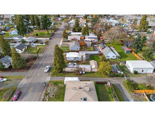 47521 School St, Oakridge, OR, 97463-9565 | Card Image