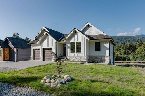 1203 Castle Rd, Gibsons, BC, V0N | Card Image