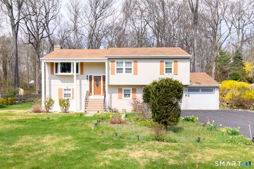 43 Hidden Brook Dr, Stamford, CT, 06907-1413 | Card Image