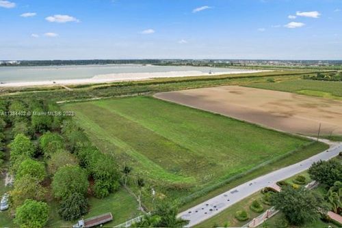 182 Sw 100 St, Unincorporated Dade County, FL, 33196 | Card Image