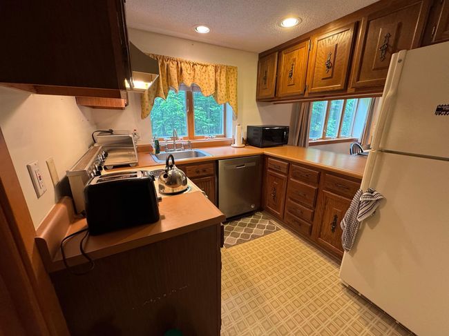 F - 11F Snow Tree Ln, Condo with 1 bedrooms, 2 bathrooms and null parking in West Dover VT | Image 13