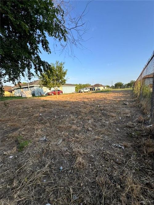 730 Hernandez Dr, Donna, TX, 78537-4402 | Card Image