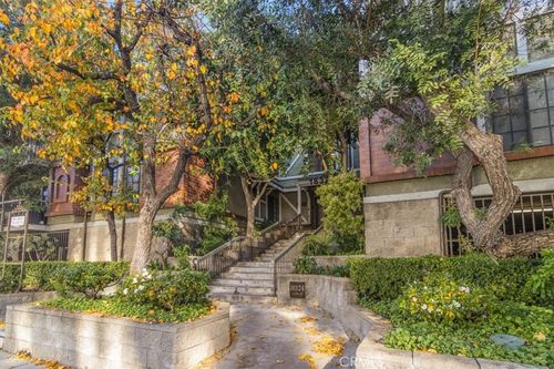 102-18324 Clark St, Tarzana, CA, 91356 | Card Image