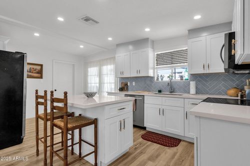 4712 N 27th Ave, Phoenix, AZ, 85017-3601 | Card Image
