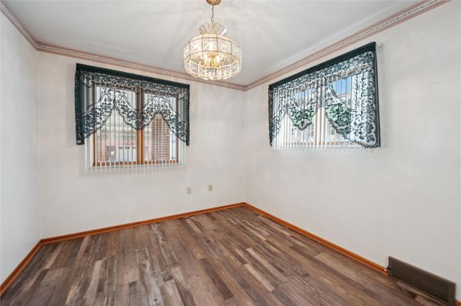 502 Sycamore St, House other with 3 bedrooms, 2 bathrooms and 2 parking in Vandergrift PA | Image 10