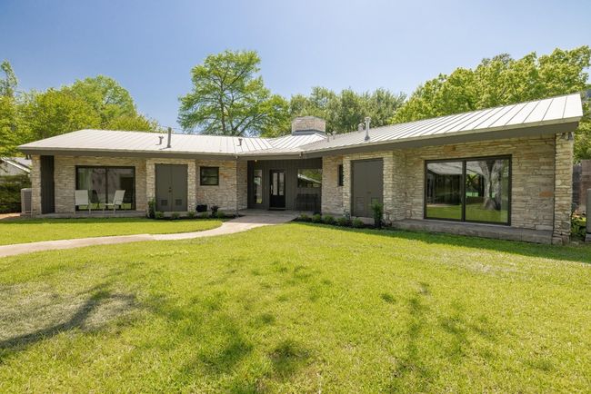 2401 Manana St, House other with 4 bedrooms, 4 bathrooms and 2 parking in Austin TX | Image 5