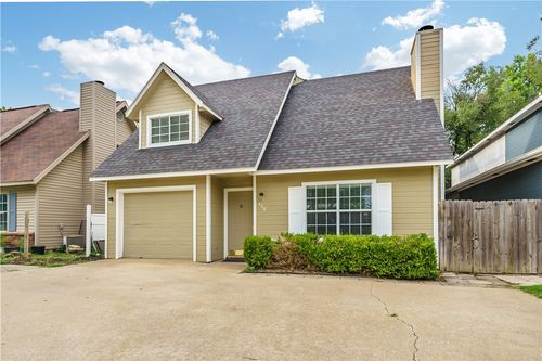 758 W Poplar St, Fayetteville, AR, 72703-2352 | Card Image