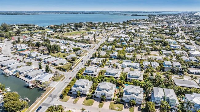 315 64 Th St, Condo with 3 bedrooms, 3 bathrooms and null parking in Holmes Beach FL | Image 54