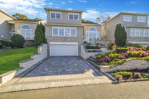 14 Hamlet Dr, Hauppauge, NY, 11788-3339 | Card Image