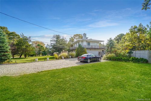 3 Jefferson Ave, Hampton Bays, NY, 11946-3103 | Card Image