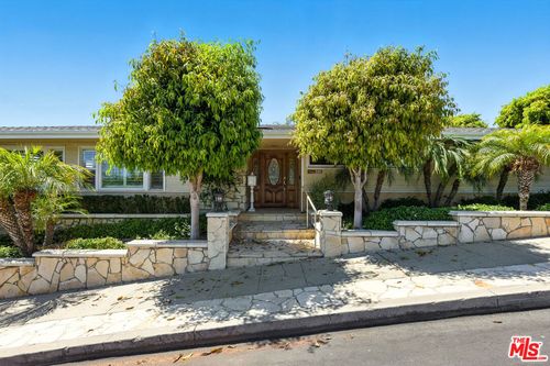 2401 Robalo Ave, San Pedro, CA, 90732 | Card Image