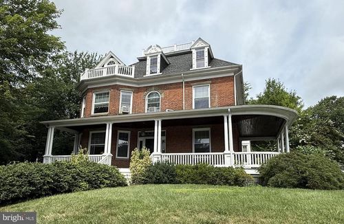 1011 Oak Hill Ave, HAGERSTOWN, MD, 21742-3214 | Card Image