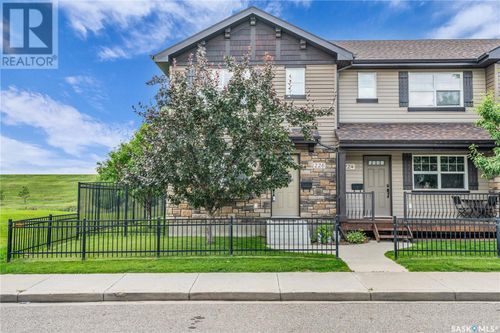 226 Langlois Way, Saskatoon, SK, S7T0L2 | Card Image