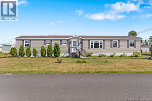 42 Tracadie Dr, Dieppe, NB, E1A8P2 | Card Image