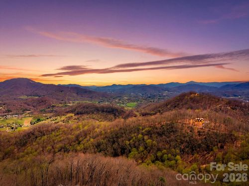 10-000 Signature Row Blvd, Waynesville, NC, 28785 | Card Image