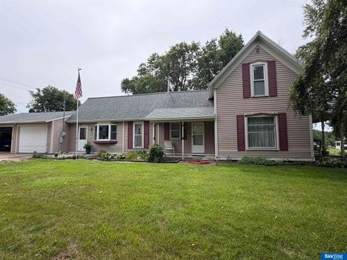 818 15th St, Aurora, NE, 68818-2422 | Card Image