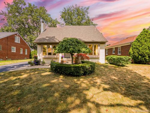 1545 Penistone Street, Birmingham, MI, 48009 | Card Image