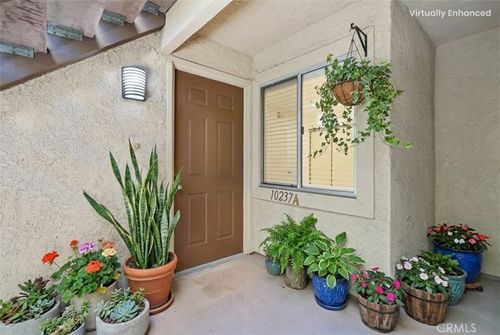 a-10237 De Soto Ave, Chatsworth, CA, 91311-7313 | Card Image