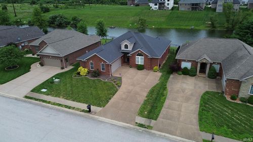5820 Waterstone Dr, Newburgh, IN, 47630-8322 | Card Image
