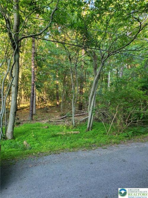 808-5120 Pine Tree Ln, Pocono Summit, PA, 18346-7726 | Card Image