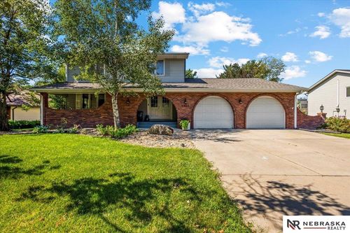 5917 Fieldcrest Way, Lincoln, NE, 68512-1813 | Card Image