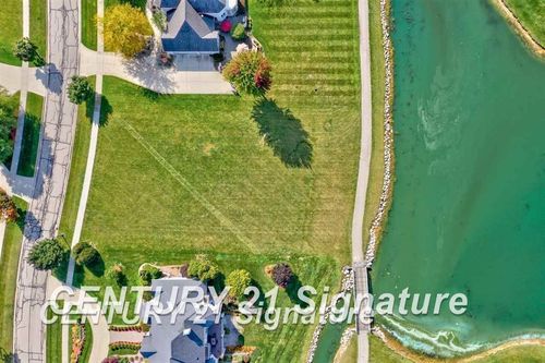 17 E Grove Ct, Freeland, MI, 48623-7805 | Card Image